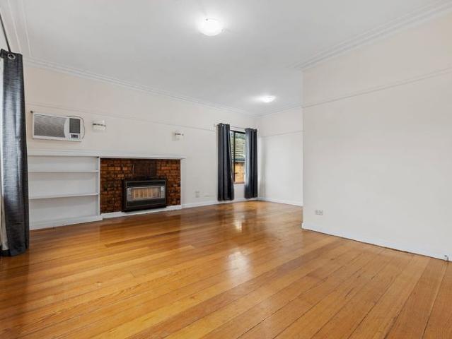 REGISTER TO INSPECT VIA REALESTATE.COM.AU LINK & PHOTO ID MUST BE PROVIDED AT ENTRY, WHEN VIEWING ALL RENTAL PROPERTIES WITH BARRY PLANT FRANKSTON