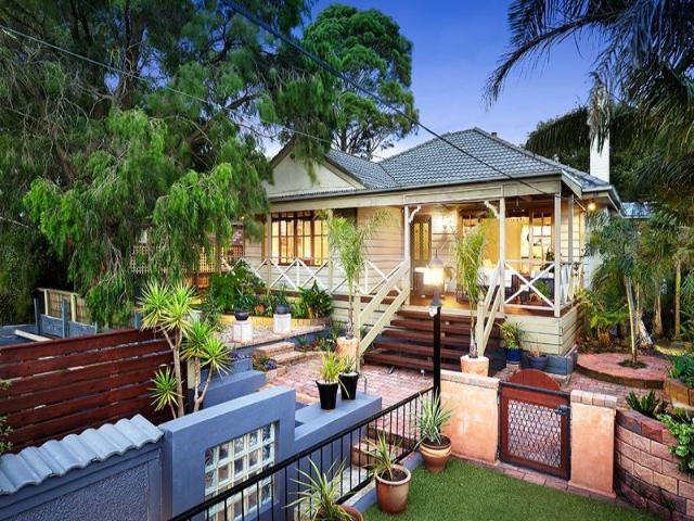 REGISTER TO INSPECT VIA REALESTATE.COM.AU LINK & PHOTO ID MUST BE PROVIDED AT ENTRY, WHEN VIEWING ALL RENTAL PROPERTIES WITH BARRY PLANT FRANKSTON