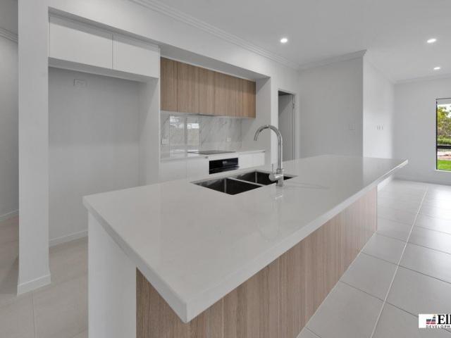 Registered Block + Brand New 5 Bedroom Home in Shaw $965,675