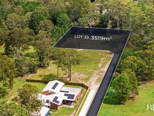 Registered Land Acreage Style living in the heart of Moreton Bay