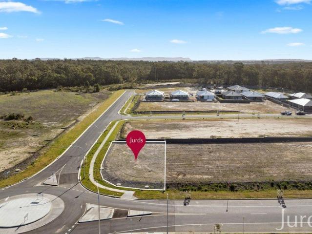 Registered 683 m2 land for your ultimate convenience lifestyle to begin!