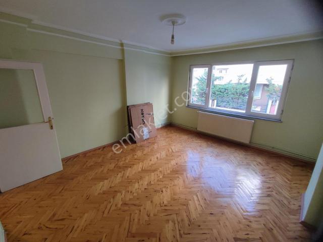 Reha Medin Armağanevlerde İfm Karşısı 80m2 Arakat 2+1