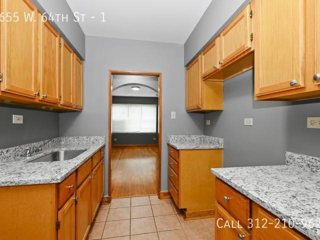 Rehabbed 2Bed/1Bath Waiting For You in Marquette Park!