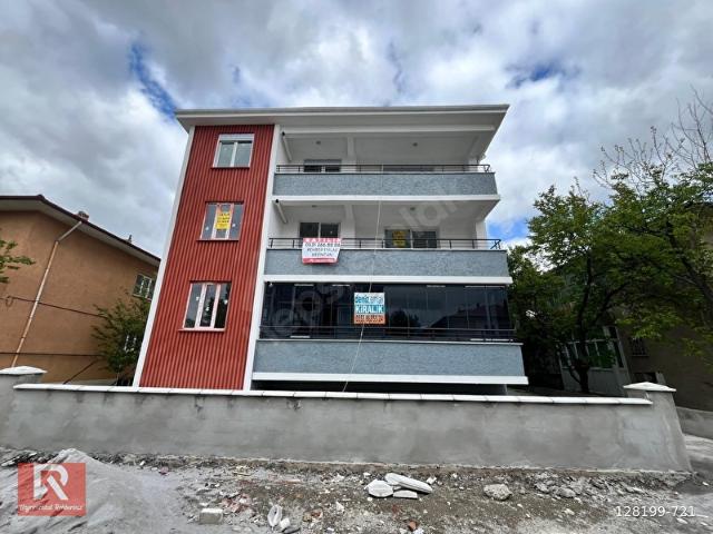 REHBER EMLAK'TAN CUMHURİYET MAH. 150 M2 SATILIK 2.KAT 3+1 DAİRE