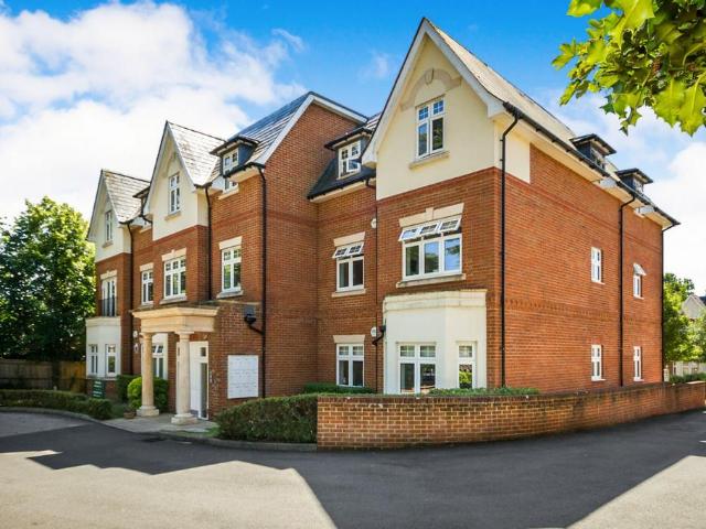 Reigate Hill, Reigate, RH2 2 bed flat to rent £1,600 pcm £369 pw