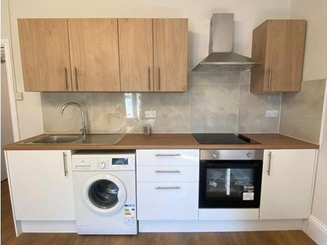 Reigate Road, Reigate RH2, 1 bed flat to rent, £1,300 pcm | PrimeLocation