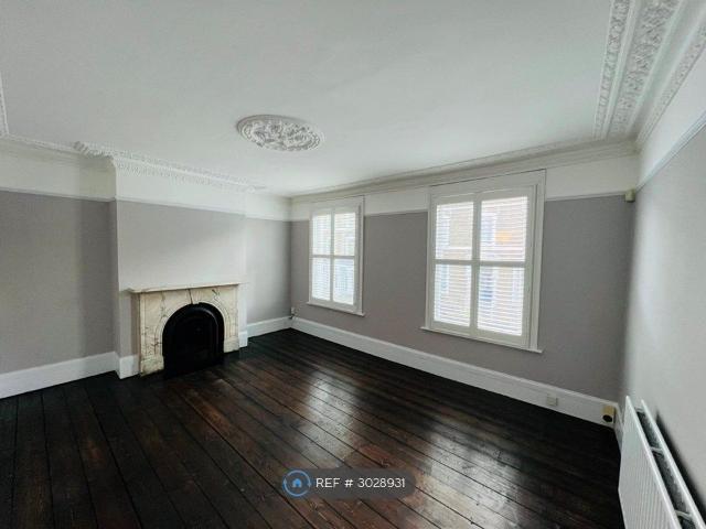 Reighton Road, London E5, 3 bed maisonette to rent, £4,000 pcm | PrimeLocation