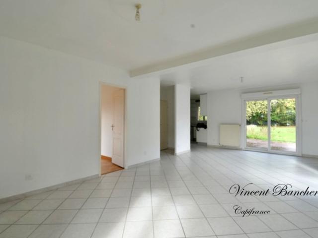 REIGNIER– MAISON FAMILIALE DE 117 M² AVEC JARDIN, 4 CHAMBRES, GARAGE FERMÉ ET PARKING PRIVATIF