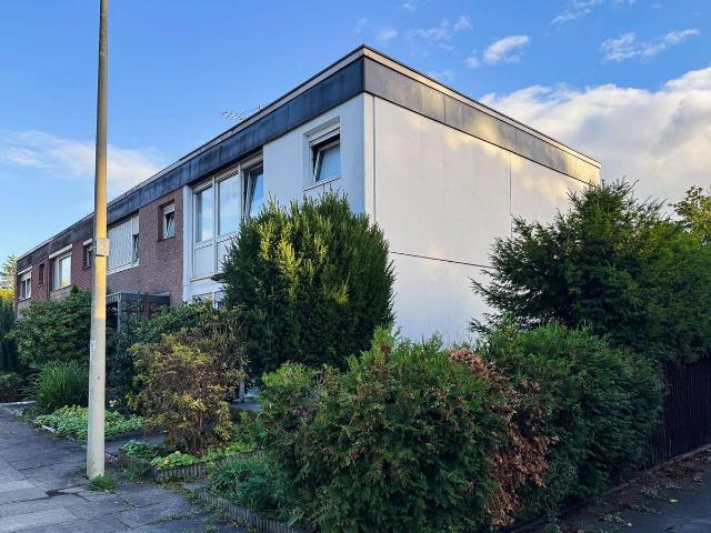 Reiheneckhaus mit 85 m² Wohnfläche in Kaarst Plus Garten und Keller