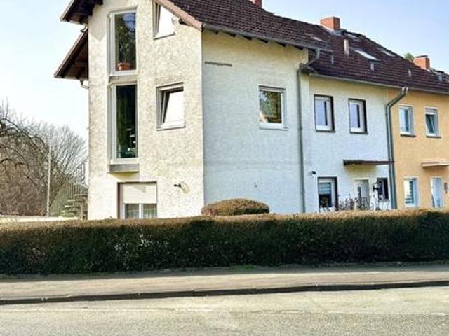 Reiheneckhaus mit 2 Wohneinheiten