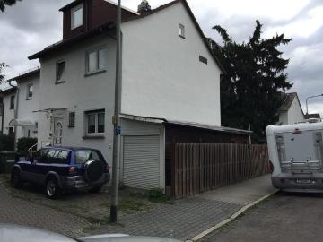 Reiheneckhaus in Frankfurt Main Stadtteil Dornbusch Eschersheim