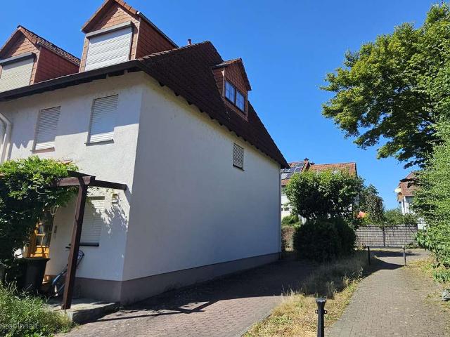 Reiheneckhaus in Toplage von Bad Vilbel mit Garten, Balkon und Stellplatz