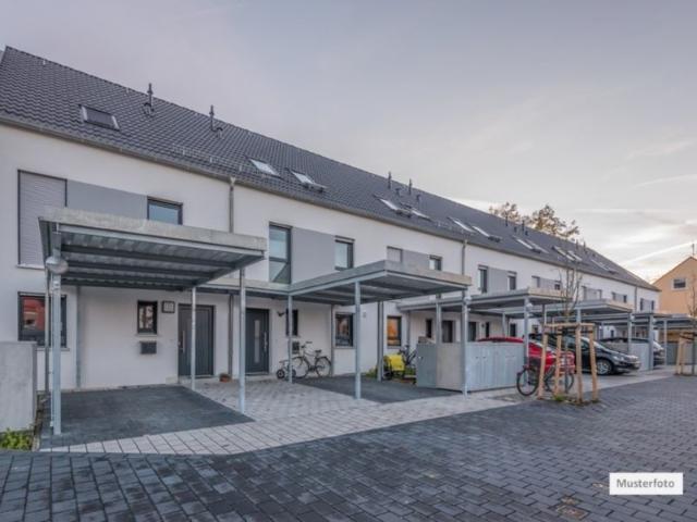 Reiheneckhaus in 47441 Moers, Wiedekamp