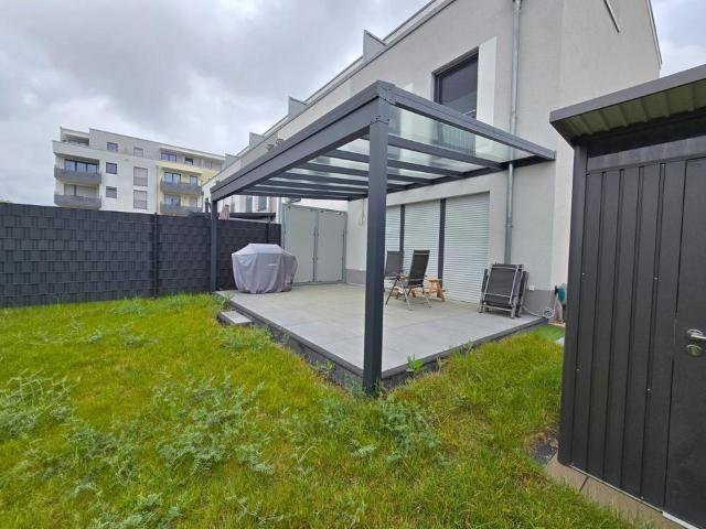 Einziehtraum mit Luxus Ausstattung: Reiheneckhaus mit Stellplatz