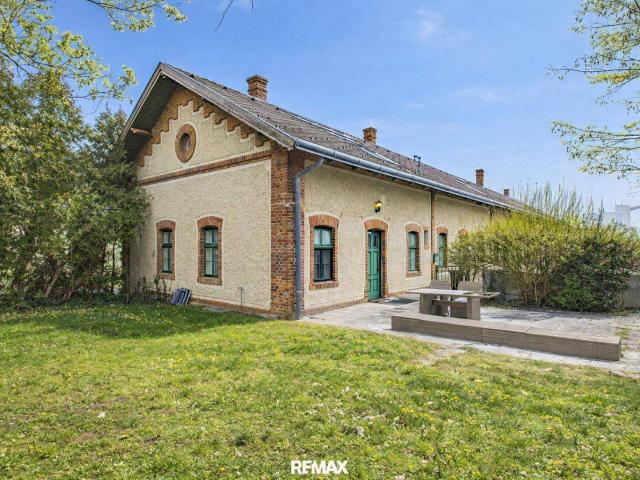 Reihenendhaus mit 235 m² Garten für Hausmeister/ paar