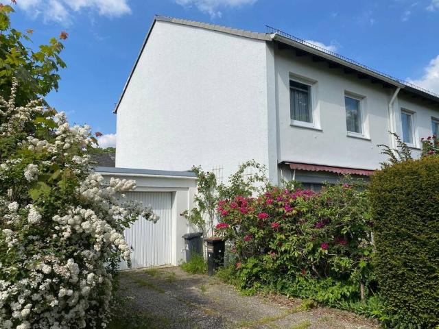 Reihenendhaus mit angrenzender Garage in Bremen Huchting