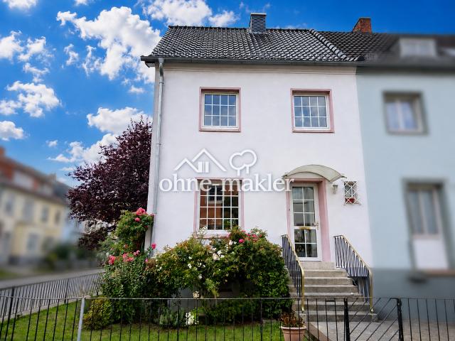 Reihenendhaus mit Balkon und Garage in beliebter Lage !