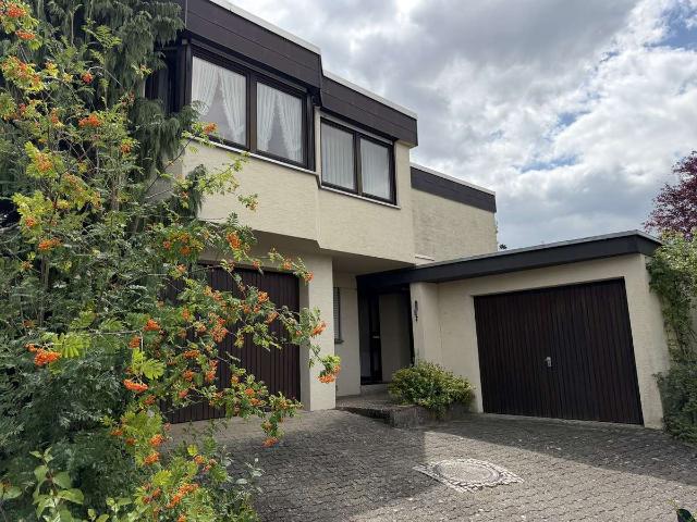 Reihenendhaus mit Einliegerwohnung in Weinstadt Großheppach