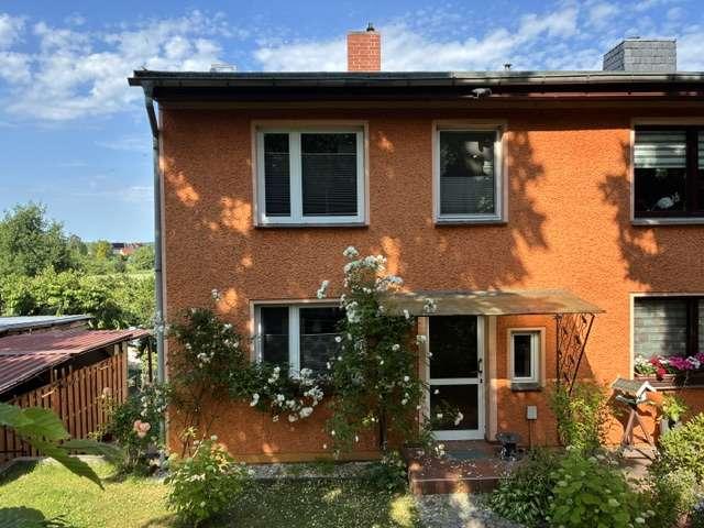 Reihenendhaus mit Fernblick und 6 Zimmern sowie Doppelgarage in Sternberg