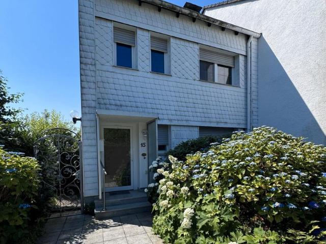Reihenendhaus mit Garten,Garage und viel Nutzfläche in Witzhelden