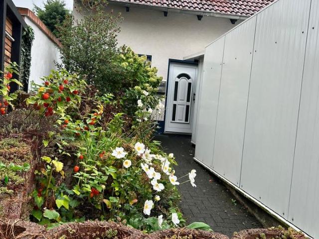 Reihenendhaus mit Garten & Garage