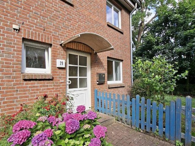 Reihenendhaus mit großem Grundstück in Sackgassenendlage
