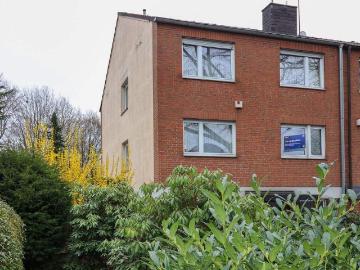 Reihenendhaus mit großem Grundstück mit Einliegerwohnung