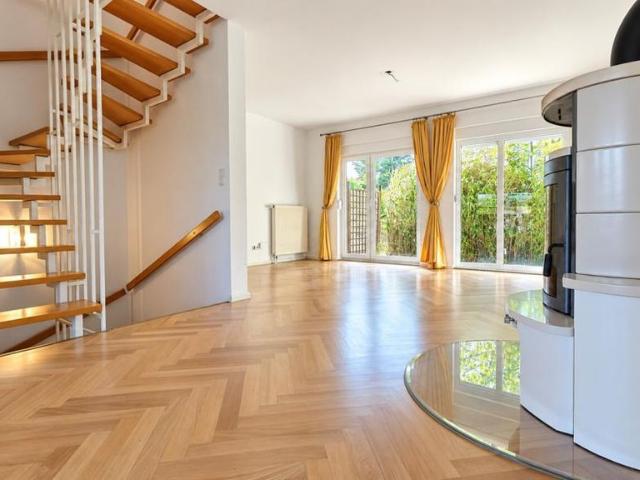 Reihenendhaus mit Sonnengarten und großzügigem Dachstudio