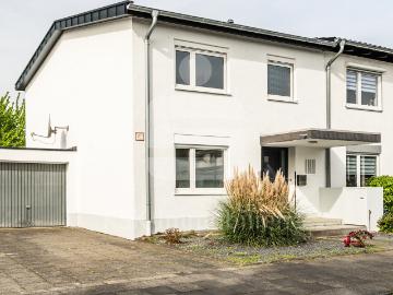 Reihenendhaus mit sonnigem Garten und viel Platz!