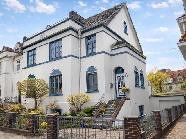 Reihenendhaus in Bestlage mit Garten, Garage & Wellness