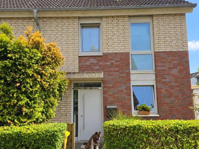 Reihenendhaus in Düsseldorf Lohausen