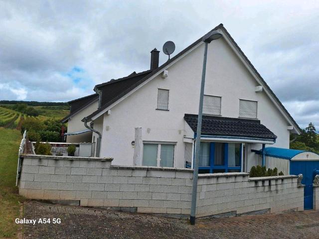 Reihenendhaus in Langenlonsheim – gepflegt, von Privat