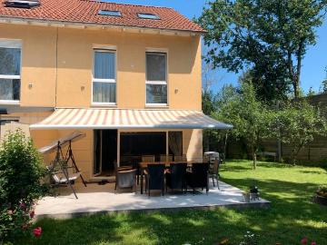 Reihenendhaus Keller, Große Garten, Parkplatz. Energieniedrighaus