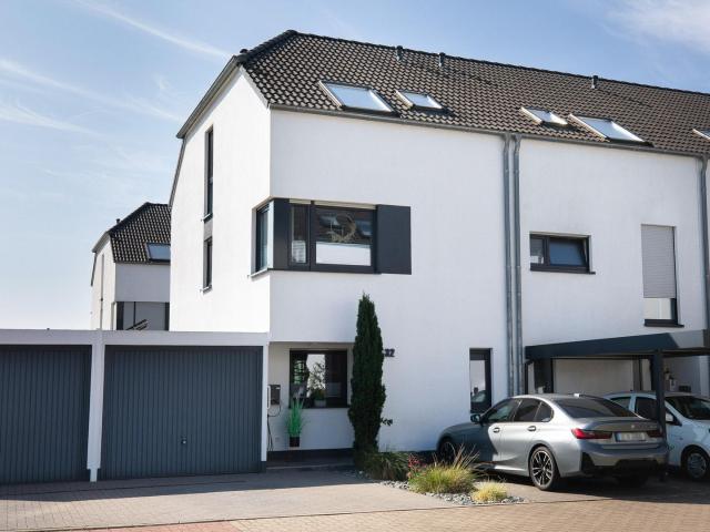 Reihenendhaus KfW 55 mit Wintergarten in Langenfeld