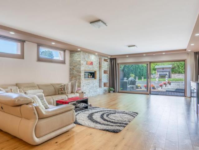 Reihenfamilienhaus 8.5 Zimmer
