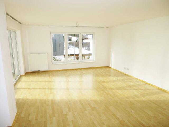 Reihenhaus mit 4 Zimmern, Garten und 2 Terrassen + Carport