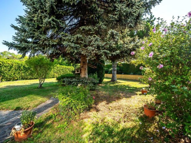 Reihenhaus mit 5 Zimmern und 670m2 Eigengarten – Sanierungsbedarf