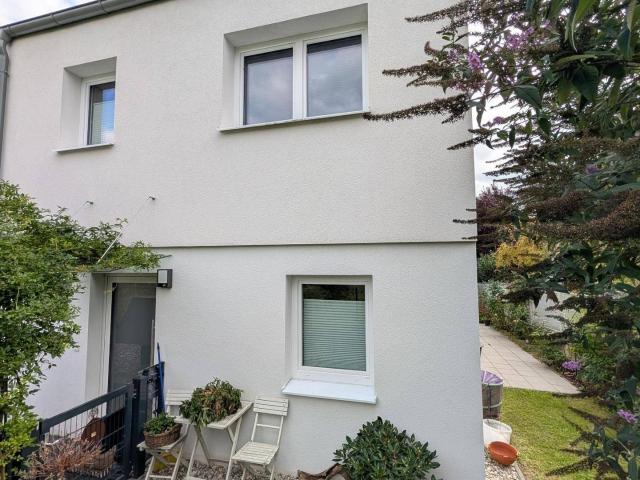 Reihenhaus mit Garten, Terrasse und 2 Stellplätzen