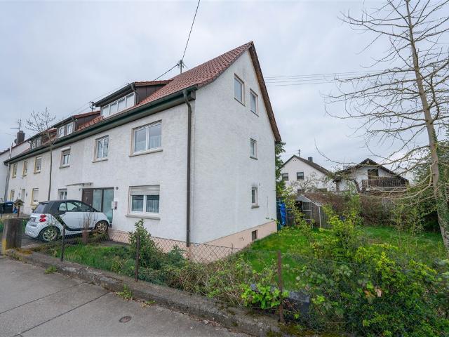 Reihenhaus mit großem Grundstück und viel Potenzial in Vöhringen