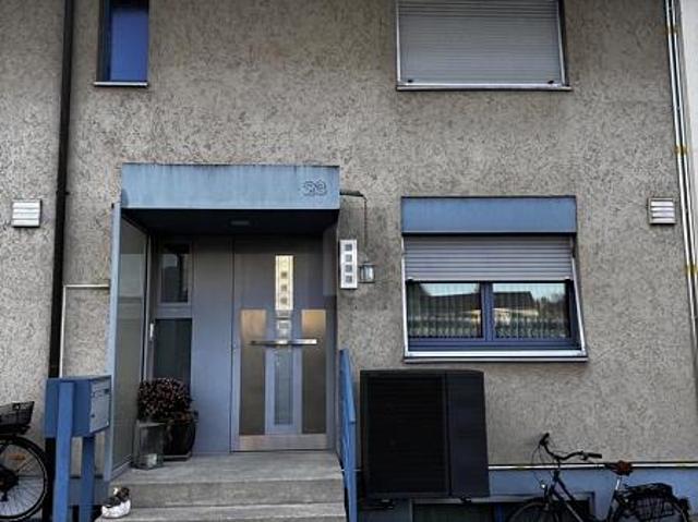 REIHENHAUS MIT KOMFORT UND EIGENSTROM
