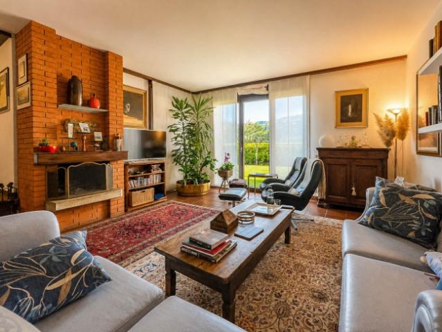 Reihenhaus mit offenem Blick in Vezia