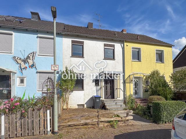 REIHENHAUS – DOPPELGARAGE – TERRASSE – GARTEN – RENOVIERUNGSBEDÜRFTIG