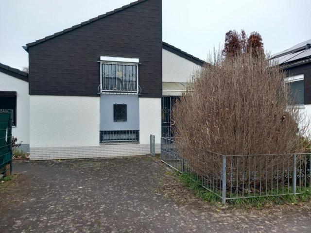REIHENHAUS IN BONN TANNENBUSCH BEZUGSFREI