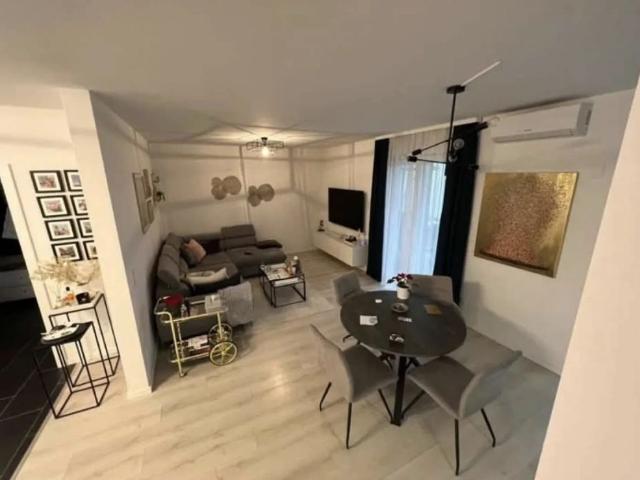 Reihenhaus: 4 Zimmer mit Garten und zwei Parkplätzen