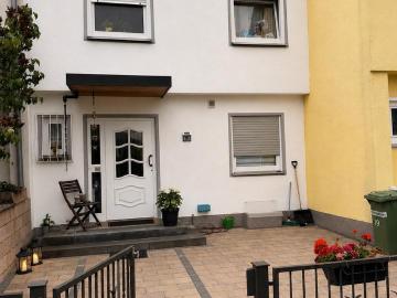 Reihenmittelhaus Massivbau Keller ausgeb. Dachgeschoss Garten