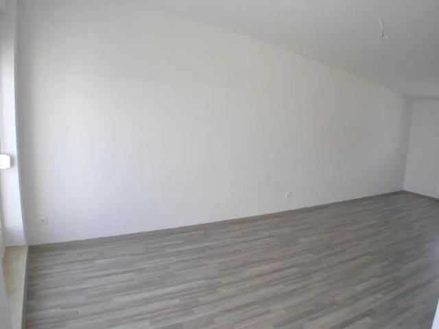 Reihenmittelhaus mit 2 Stellplätzen, 1 Garage am Haus und Garten