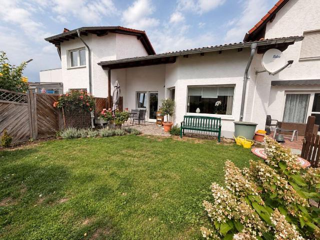 Reihenmittelhaus mit 2 Wohneinheiten!