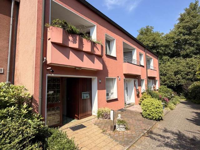 Reihenmittelhaus mit Wintergarten, Garten & Garage in ruhiger Wohnsiedlung in Essen Steele