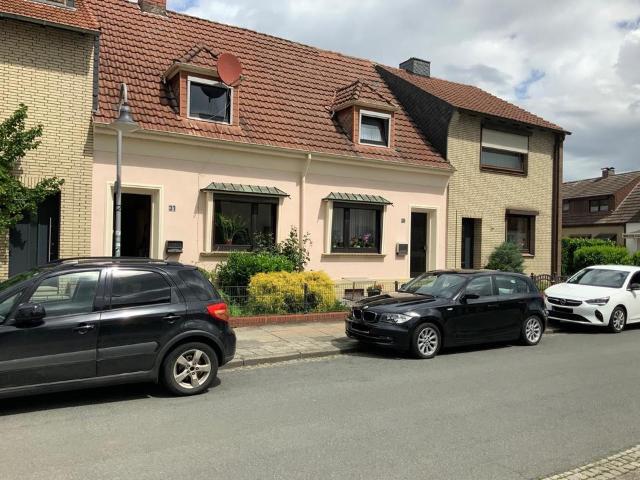 Reihenmittelhaus mit Ausbaureserve & schönem Garten in Arsten