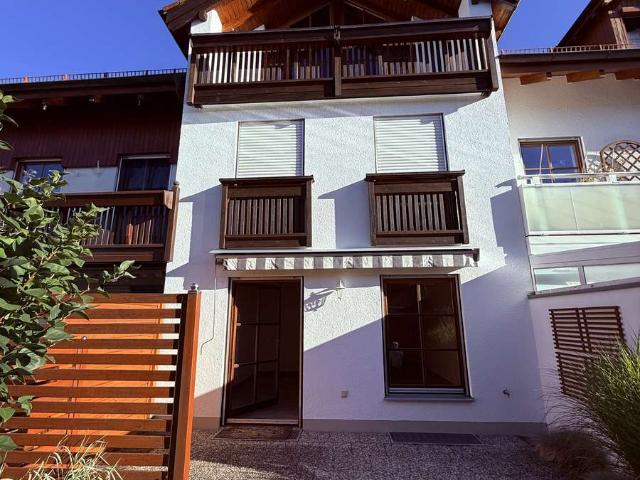 Reihenmittelhaus mit Einzelgarage und Garten provisionsfrei vom Eigentümer und sofort verfügbar